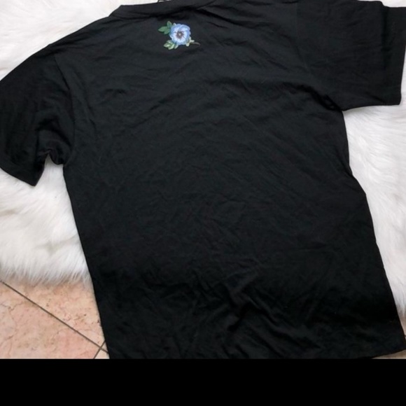 Authentic Gucci distressed T shirt - Picture 5 of 5